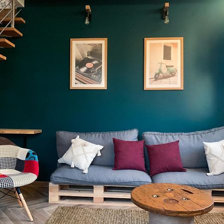 Charming Attic Apartment With Balcony & Swimming Pool Desenzano del Garda Luaran gambar