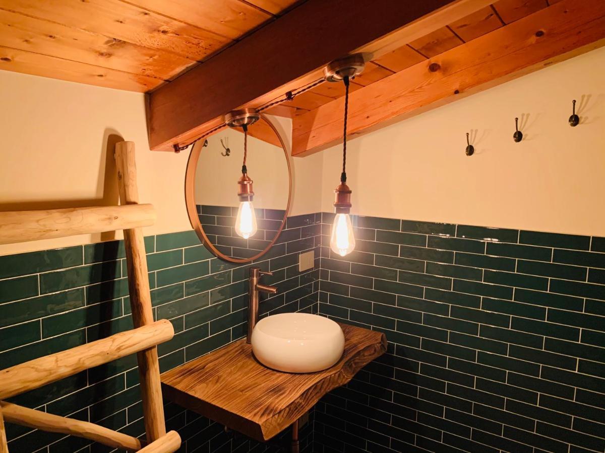 Charming Attic Apartment With Balcony & Swimming Pool Desenzano del Garda Luaran gambar