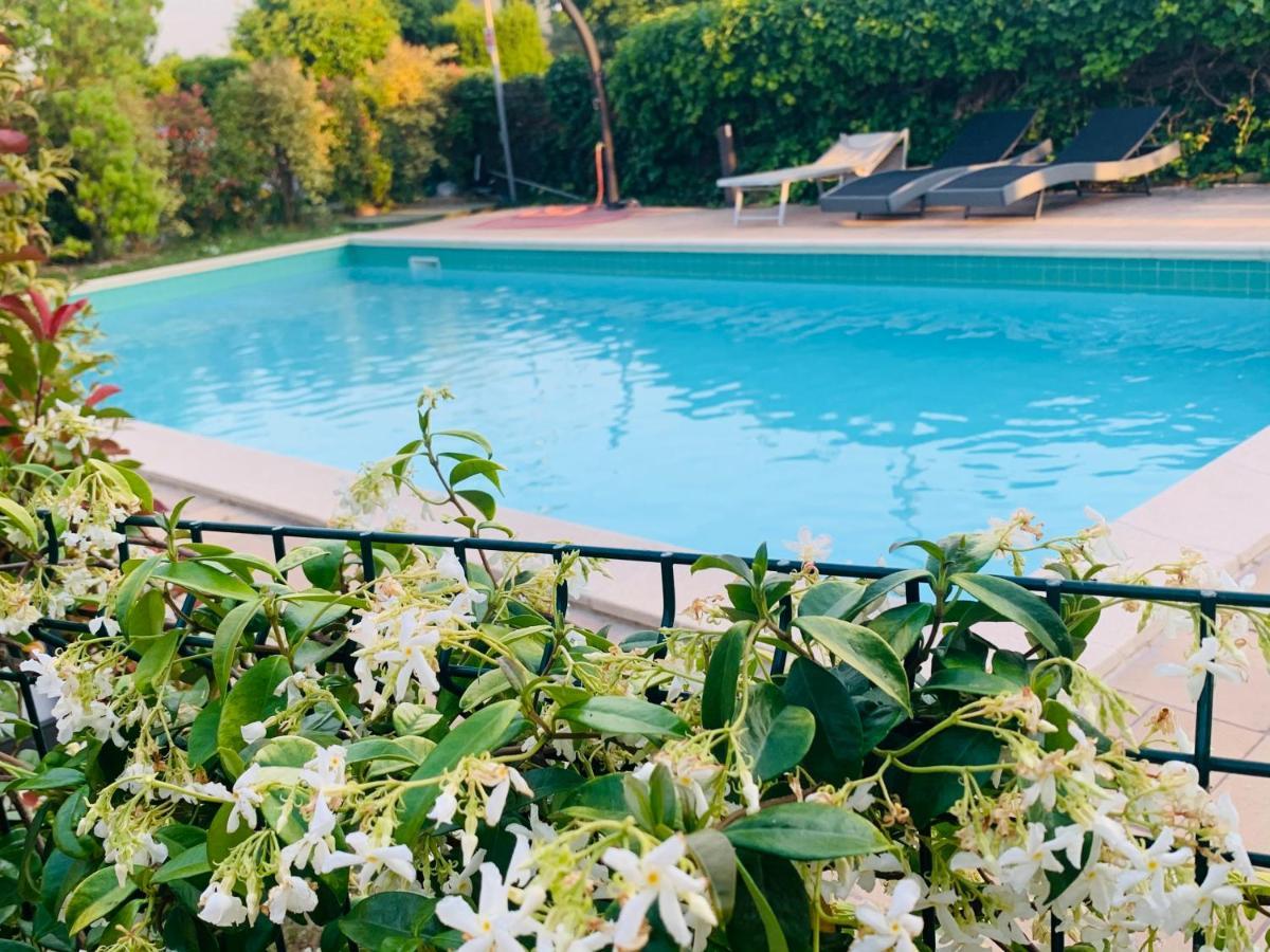 Charming Attic Apartment With Balcony & Swimming Pool Desenzano del Garda Luaran gambar