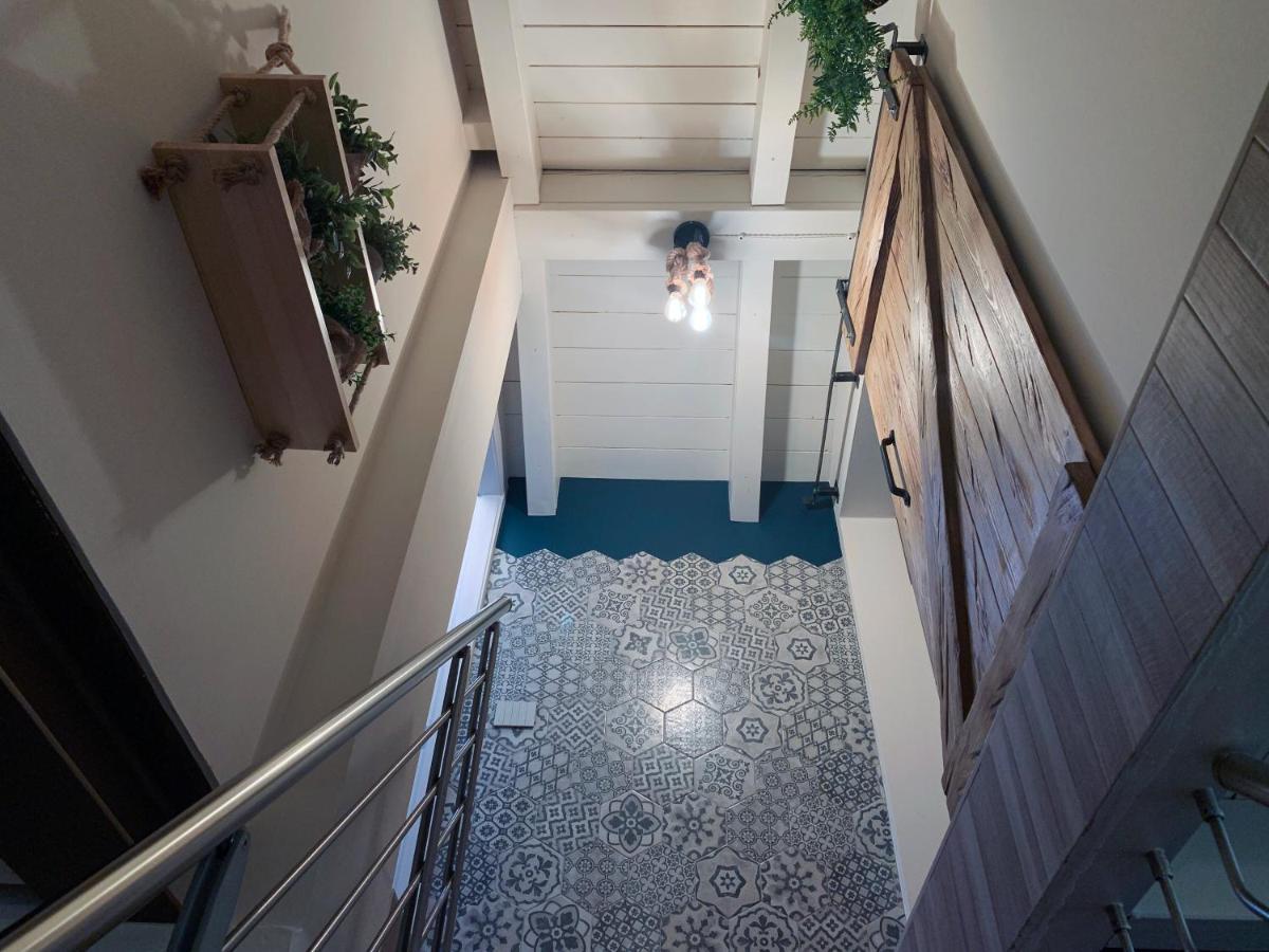 Charming Attic Apartment With Balcony & Swimming Pool Desenzano del Garda Luaran gambar